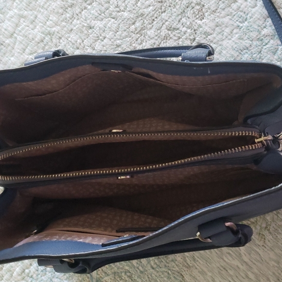 Handbag - Picture 3 of 5